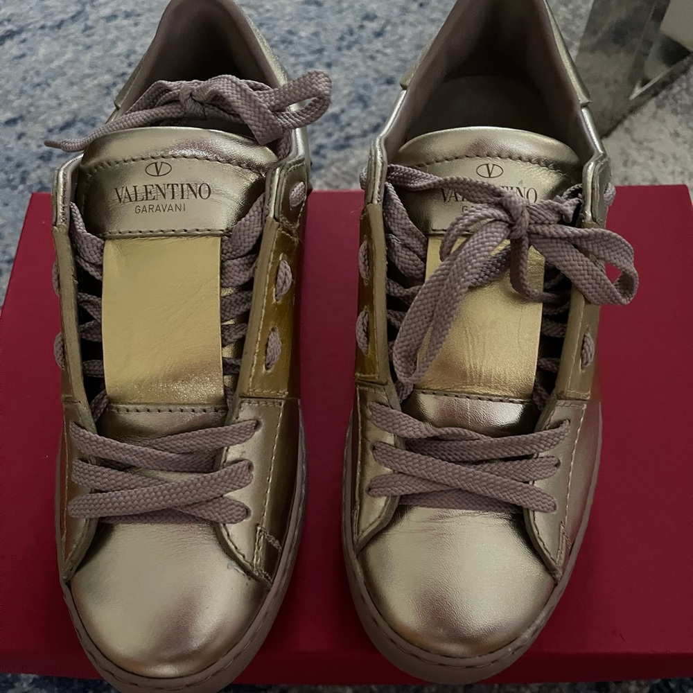 Valentino garavani gold rockstud sneakers